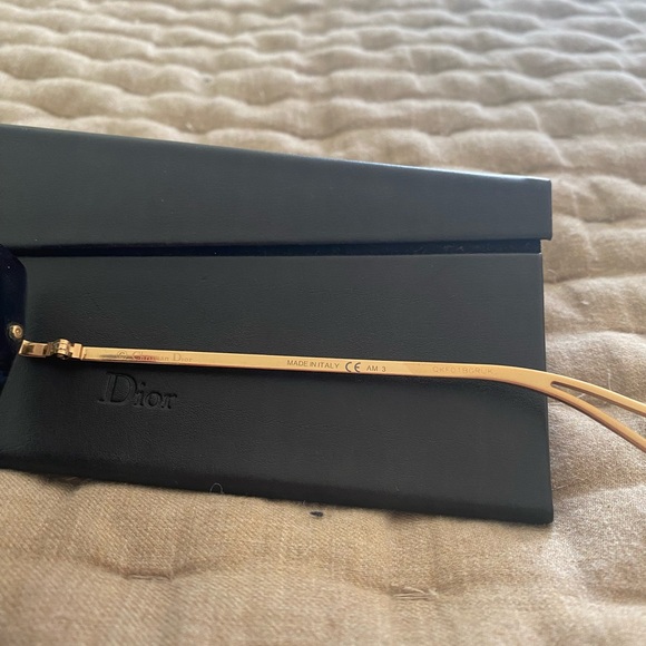Dior Sunglasses with gold hardware - Picture 3 of 5